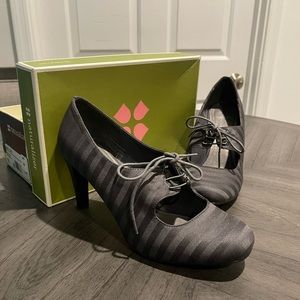 Naturalizer Mary Jane Heels